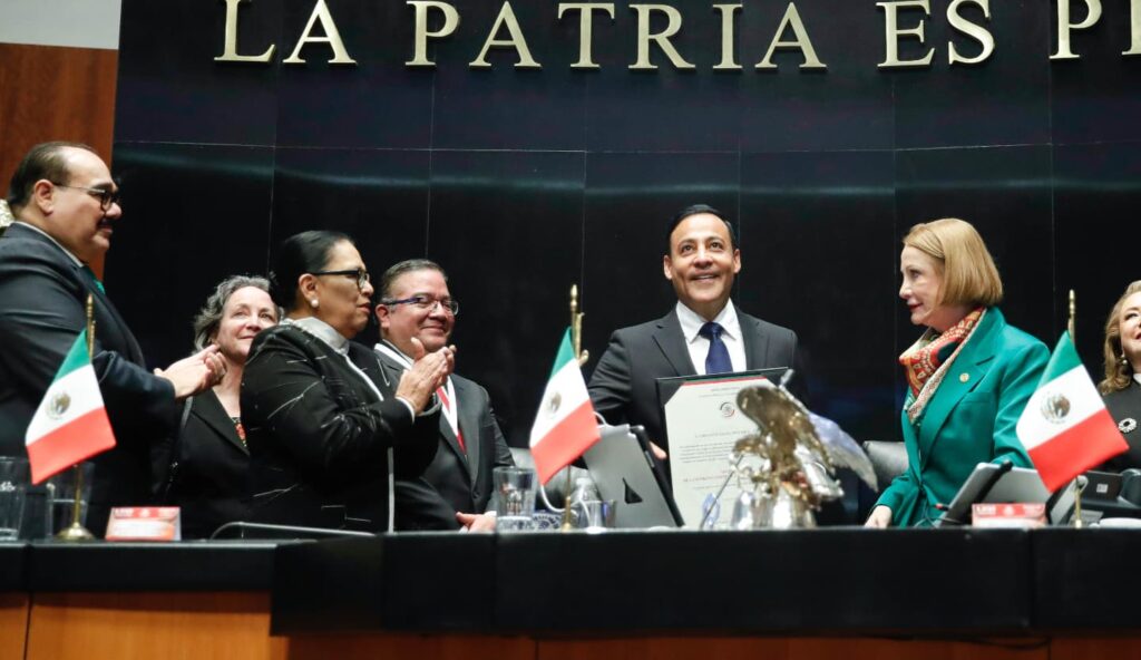 Sesión solemne en el Senado de la República. 